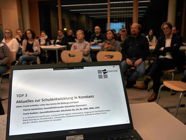 Bei der Sitzung des Gesamtelternbeirats geht es um Schulneubauten, Digitalisierung, Schülerzahlen und Notfallpläne.