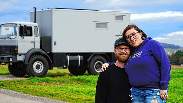 Juliana und Mike Hampe brechen Ende März vom Hochrhein aus zu ihrer Weltreise auf unbestimmte Zeit auf. Ihr mobiles Zuhause ist ein ...