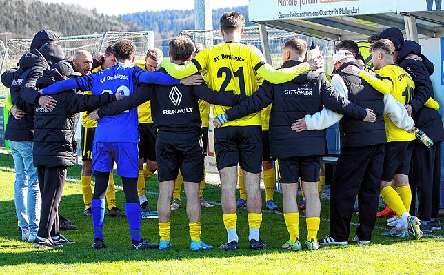 Bild 1: SV Denkingen besiegt FV Walbertsweiler-Rengetsweiler 3:1. Wir waren mit der Kamera dabei!