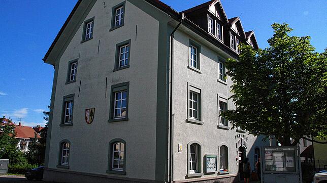 Die Gemeinde Görwihl, hier das Rathaus, sucht eine Leitung oder stellvertretende Leitung der Finanzverwaltung. Bild: Peter Schütz