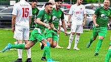 Torgarant: Möglichst oft möchte Sascha Strazzeri (Mitte) in der neuen Saison für den SV Herten jubeln. Nachdem er seine lange Verletzung ...