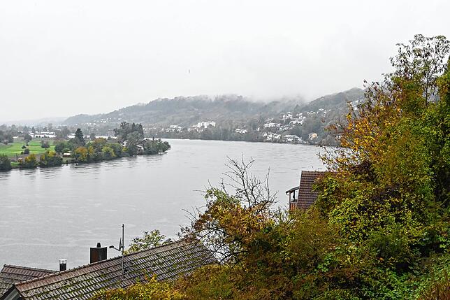 Der Rhein bei Waldshut – wie und ob er für Wärmeenergie genutzt werden kann, erhitzt derzeit einige Gemüter.