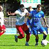 In der vergangenen Saison konnte sich der 1. FC Rielasingen-Arlen (rechts Antonio Ruberto) keinen Sieg gegen den SC Pfullendorf (Omar ...