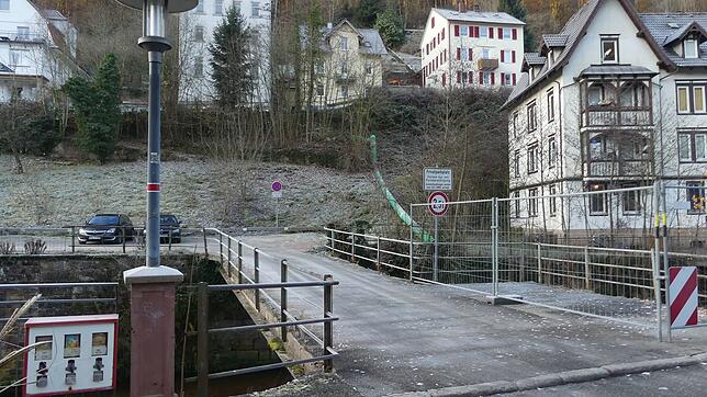Die Brücke zum Parkplatz muss eventuell geschlossen werden.