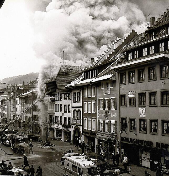 Großbrand in der Waldshuter Kaiserstraße: Gegen 13 Uhr war am 29. Januar 1984 im damaligen Fachgeschäft „Heim und Hobby“ ein Feuer ...