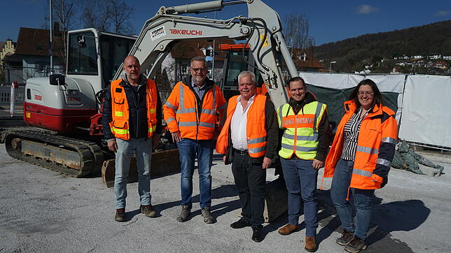 Planen und bauen die Kolpingbrücke in Waldshut: Andreas Wolf vom Tiefbauamt, Xaver Ebner von der Baufirma Gero Keller, Tiefbauamtsleiter ...