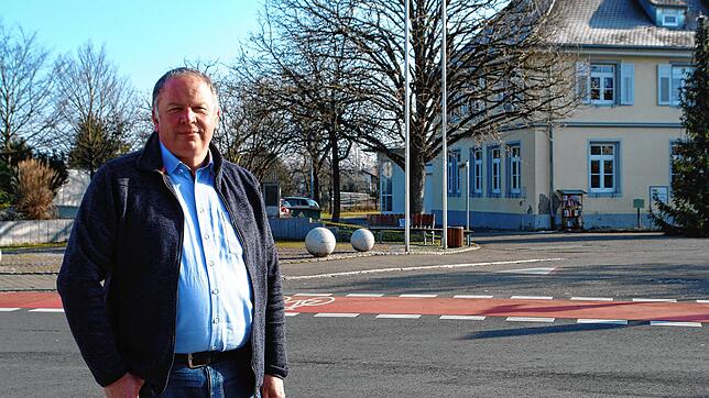In Böhringen ist für 2022 viel geplant. Ein wichtiger Baustein ist für Ortsvorsteher Bernhard Diehl, hier vor dem Rathaus, das ...