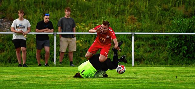 Bild 34: FC Wallbach setzt sich mit 2:0 beim SV Karsau durch &ndash; und wir haben Bilder!
