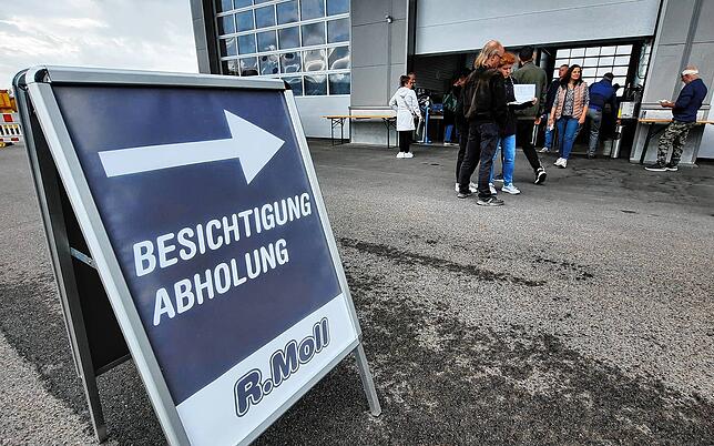 Bild 6: Skurrile Schnäppchen: Versteigerungen bei Firma Moll!