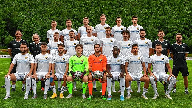 Startbereit: Der SV 08 Laufenburg geht mit diesem Kader in die Landesliga-Saison 2021/22. Zum Gruppenfoto stellten sich (hinten, von ...
