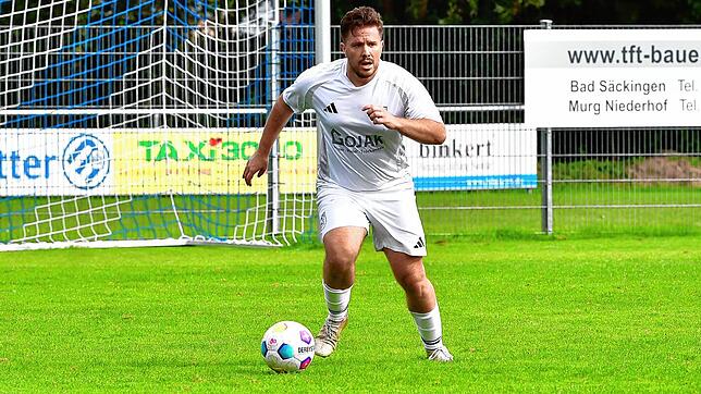 Blick nach vorn: Kevin Lajthia ist beim SV Blau-Weiß Murg eine wertvolle Stütze in der Abwehr. Nach seinem Platzverweis im Spiel beim ...