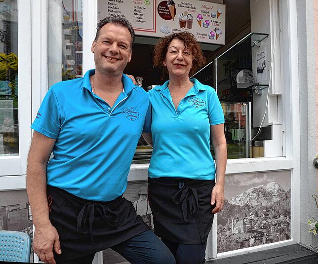 Patricia und Luca Manarin betreiben ihre Gelateria Zoldana schon seit neun Jahren in der Markdorfer Marktstraße.