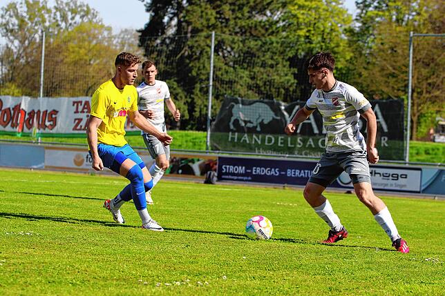 Bild 9: Die besten Bilder aus dem Verbandsliga-Abstiegsduell zwischen dem FC Singen und dem SV Stadelhofen
