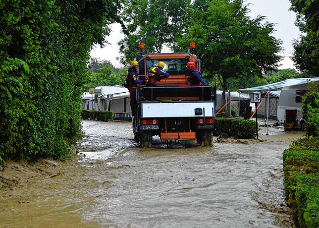 Bild 40: Bilder vom Unwetter in Markdorf: Evakuierung des Campingplatzes