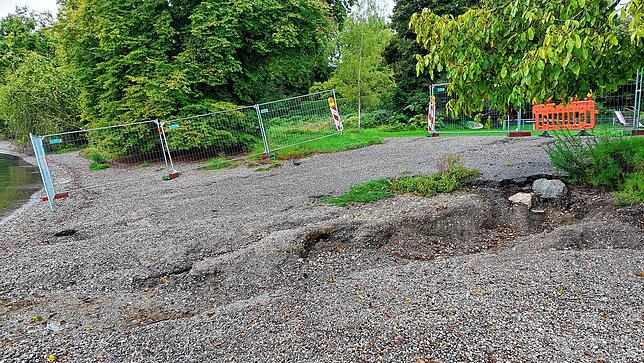Die Natur bahnt sich ihren Weg: Die steinige Fläche unterhalb der Badewiese im Hörlepark weist nach den letzten Regenfällen tiefe ...