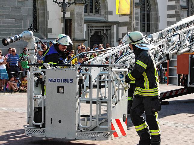 Bild 19: Bilder von der Schauübung der Feuerwehr und der Rettungsdienste auf dem Radolfzeller Marktplatz