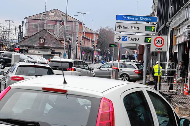 Das Cano-Parkdeck wurde stark frequentiert. An den Kennzeichen der Fahrzeuge war auch zu beobachten, dass Besucher aus anderen ...