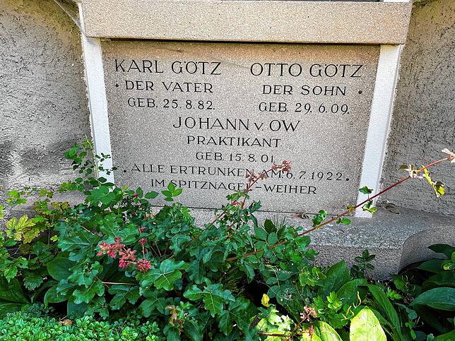 Das Grabmal für die Opfer auf dem Stefansfelder Friedhof. Hier sind nur drei Namen eingraviert, im Sterbebuch der Gemeinde steht am ...