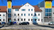 Die Außenfassade des Tutorama in der Nendinger Allee 9 wird in den kommenden Tagen ebenfalls belebt.