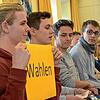 Bereits im November machten sich die Jugendlichen Gedanken in Arbeitsgruppen. (Von links) Referent Jamo Grimberg mit Finn-Luis Klauß, ...