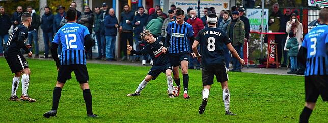 Bild 10: SV Buch besiegt die SG FC Wehr/Brennet in der Nachspielzeit mit 2:1 &ndash; und wir haben die Bilder!