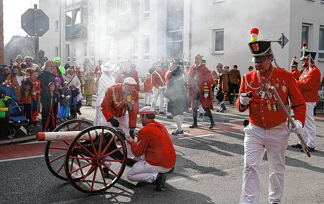 Bild 14: Bilder vom Narrenbaumstellen in Radolfzell