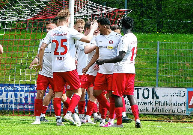 Bild 20: Die besten Bilder vom Verbandsliga-Verfolgerduell zwischen dem SC Pfullendorf und dem SV Linx!