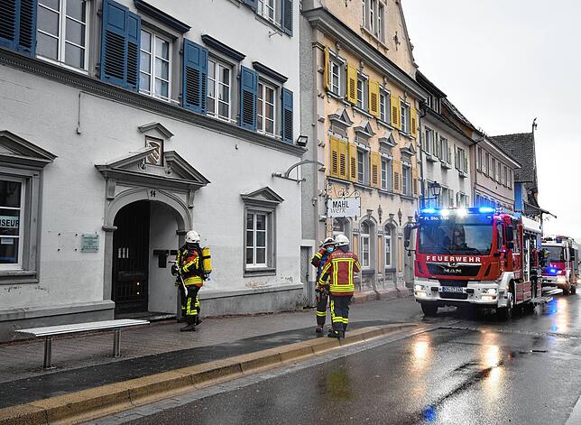 Feuerwehreinsatz im Alten Rathaus: iÍn einer Wohnung löste ein Rauchmelder aus unbekanntem Grund aus.