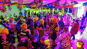 Bild : Schmodoball 2025 in St. Georgen: So spektakulär war das Event im Goldenen Auerhahn – Bilder hier!