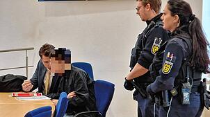 Vor dem Landgericht Waldshut-Tiengen muss sich ein 29 Jahre alter Mann aus Dogern wegen versuchten Totschlags verantworten.