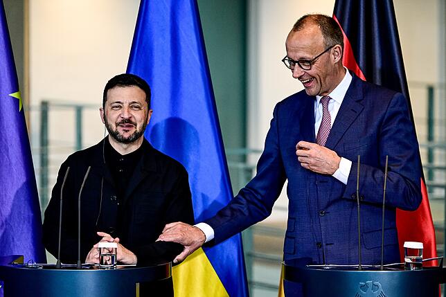 Ukrainischer Präsident Selenskyj in Berlin Wolodymyr Selenskyj und Bundeskanzler Friedrich Merz. Selenskyj war im Februar für ein Gespräch in Washington. (Archivbild)