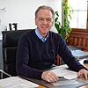Johannes Moser vor seinem letzten Wahlkampf in dem Büro, in dem er seit 1996 die Geschicke Engens leitet. Zum Abschied gibt es viel Lob ...