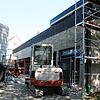 Die Christuskirche ist eine Baustelle. Der Eingang vorne rechts soll entfernt und zum Stuhllager umfunktioniert werden.