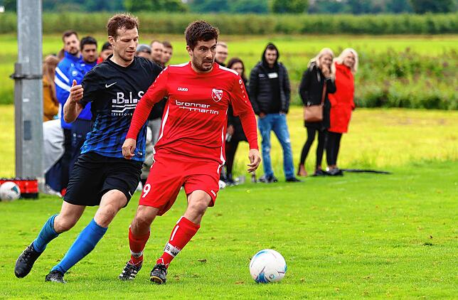 Bild 2: Die besten Bilder der Kreisliga-A-Partie zwischen der SG Stahringen/Espasingen und der SV Emmingen-Liptingen