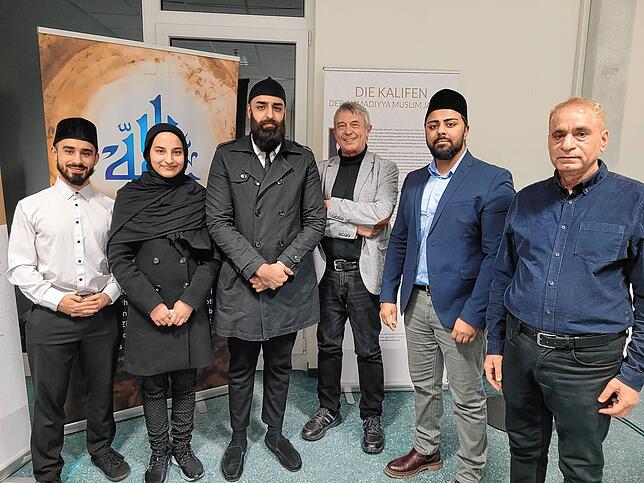 Sie blickten gemeinsam auf die 100-jährige Geschichte der Gemeinde in Deutschland und der vergangene Jahr in Radolfzell zurück: ...