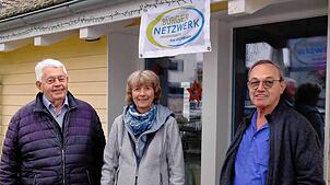 Die Fahrer Helmut Lorch (links) und Werner Kübler unterstützen das Bürgernetzwerk in Hohentengen am Hochrhein bei den Fahrdiensten. ...