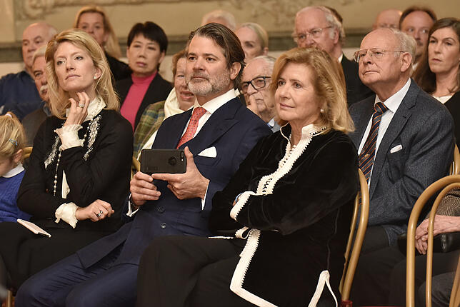 Bild 19: Buchvorstellung im Schloss: Heinrich Fürst zu Fürstenberg präsentiert das Werk über seinen Urgroßvater Max Egon II