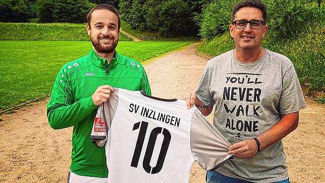 Neu: Torsten Griesshammer (rechts) &ndash; hier mit Fußball-Abteilungsleiter Daniel &bdquo;Emmel&ldquo; Frey &ndash; wird neuer Trainer ...
