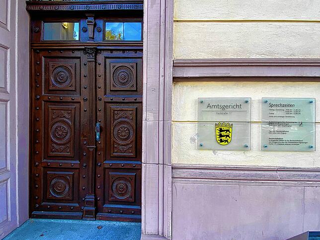 Ein Mann aus dem Landkreis Sigmaringen wird vom Sigmaringer Amtsgericht zu zweieinhalb Jahren Haft verurteilt, weil er die 16-Jährige ...