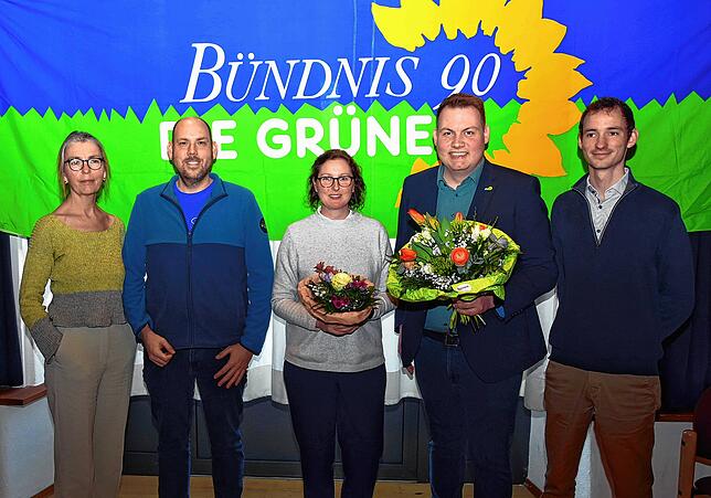 Niklas Nüssle (zweiter von rechts) tritt erneut für die Grünen bei der Landtagswahl 2026 an, Ersatzkandidatin ist Claudia Arnold aus ...