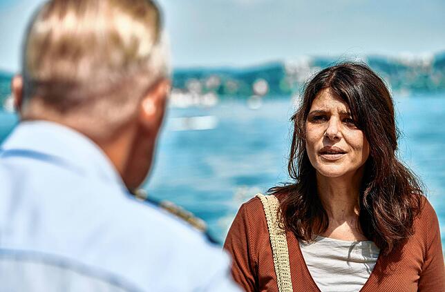 Besuch aus der Vergangenheit: Paul Schott (Tim Wilde) mit Amira Bakhtari (Lale Yavas), die er aus Afghanistan kennt.
