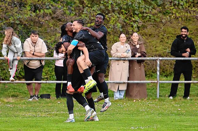 Bild 9: Bennet Ukaj lässt die Südsterne im Derby jubeln! Hier gibt es unsere große Bildergalerie!