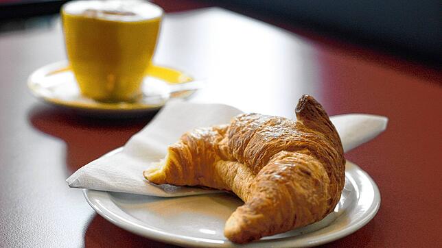 Ein Croissant kann doch nur unschuldig sein? Sagen Sie das nicht! Ab der dritten Bestellung wird jedes Gebäck verdächtig.