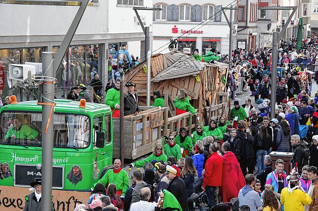 Bild 32: Bilder vom großen Kinderumzug von oben – Teil 3