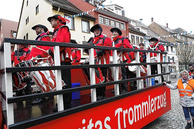 Bild 24: Bilder-Story: So ist die Katzenmusik am Fasnet-Montag in die Stadt einmarschiert