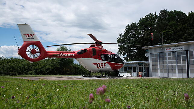 Der Rettungshubschrauber &bdquo;Christoph 45&ldquo; ist sei 40 Jahren am Klinikum Friedrichshafen stationiert. Jetzt soll er verlegt werden.