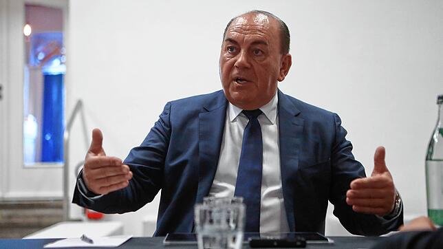 Deutschland muss sein Geschäftsmodell verändern, um langfristig erfolgreich zu sein, sagt der ehemalige Präsident der Deutschen ...