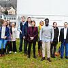 Ein Teil der Dozenten des BWL-Studiengangs an der Kaufmännischen Schule Waldshut mit den Studenten Madeleine Winkler und Miguel Pindis ...