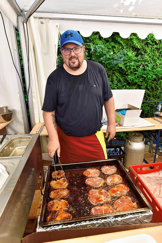 Bild 12: Donauquellfest in Donaueschingen: Pralle Sonne, gute Laune, Bierkultur.