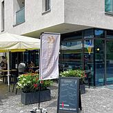 In dem Eiscafé „da Bennardo“ gibt es die Kugel Eis auf die Hand für 1,60 Euro.